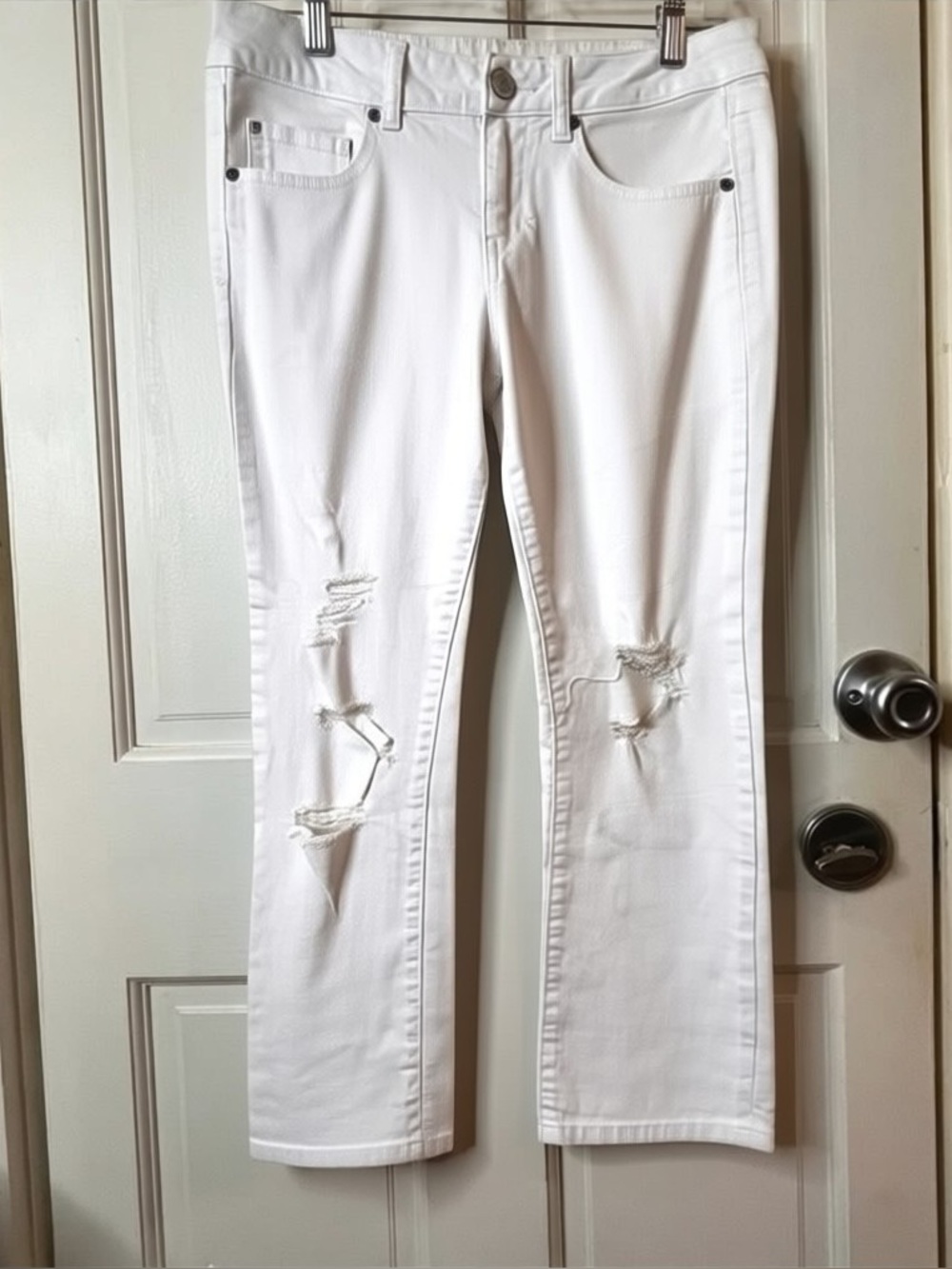 SO White Ripped Capri Jeans Size 9